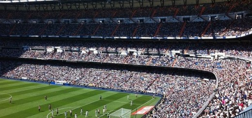 Imagen de campo de fútbol en Pixabay